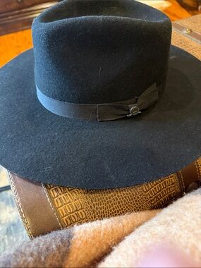Women's Black Wool Felt Wide-Brim Fedora Hat